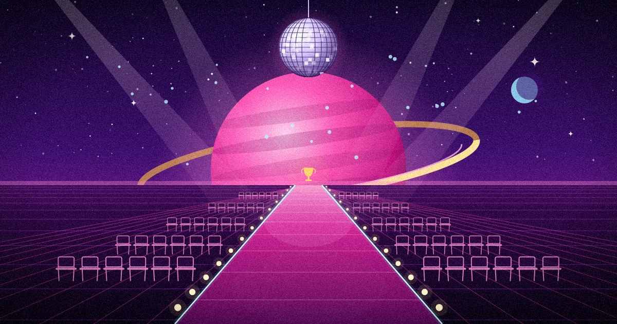 Ilustración: una pasarela rosa con luces de candilejas avanza en perspectiva hacia un planeta fucsia con anillo dorado que asoma en el horizonte, bajo una bola de espejos y focos que cruzan un cielo violeta estrellado; a ambos lados, filas de sillas vacías y, al fondo de la pasarela, un pequeño trofeo dorado