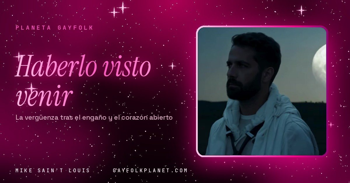 Fotograma del videoclip de «Me rindo», de Mike Sain't Louis: un hombre con barba envuelto en una tela blanca mira de lado bajo una luna llena enorme, de noche, en mitad del campo