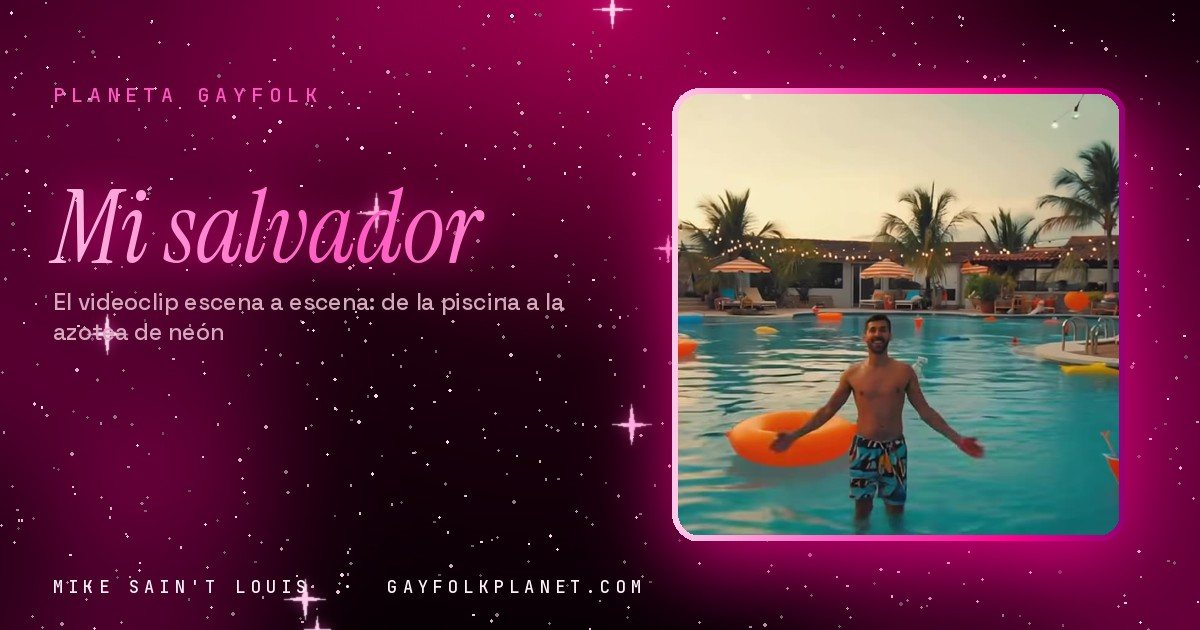 Fotograma de «Mi salvador»: un chico con bañador estampado abre los brazos en una piscina llena de flotadores naranjas y azules, entre palmeras y guirnaldas de bombillas al atardecer