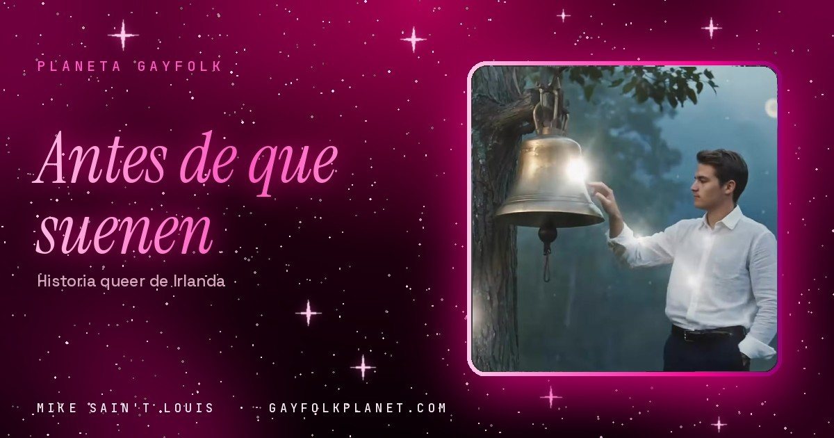 Fotograma del videoclip de «Before the Bells», de Mike Sain't Louis: un hombre con camisa blanca toca una campana de bronce colgada de un árbol en un bosque con niebla, en la portada de «Antes de que suenen»