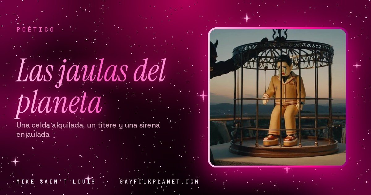 Fotograma de «Another Narcissist»: una figura oscura con cuernos mete la mano en una jaula redonda de hierro donde está sentado un títere de madera con traje color camello, en una terraza al atardecer